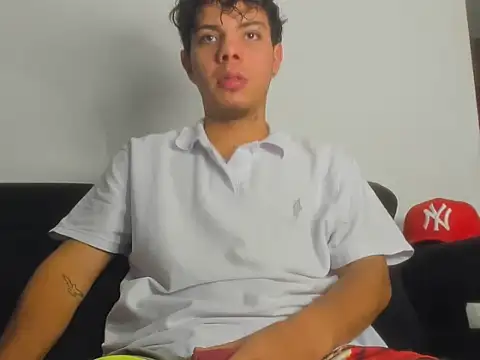 Snapshot of Alessandro_1610 chatting on March 3, 2026, 7:26 am Alessandro 1610 online show from March 3, 2026, 7:26 am