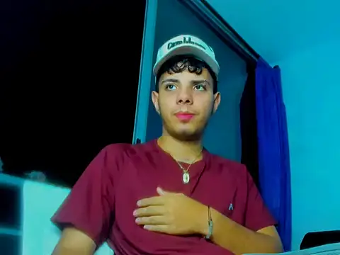 Snapshot of Alessandro_1610 chatting on October 15, 2025, 2:54 am Alessandro 1610 online show from October 15, 2025, 2:54 am