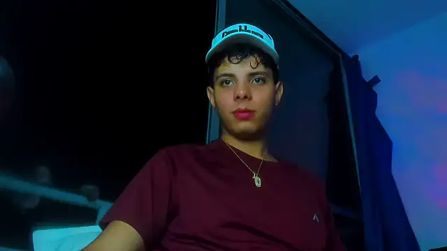 Snapshot of Alessandro_1610 chatting on October 21, 2025, 5:40 am Alessandro 1610 online show from October 21, 2025, 5:40 am