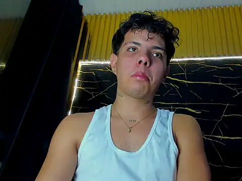 Snapshot of Alessandro_1610 chatting on July 3, 2026, 7:59 am Alessandro 1610 online show from July 3, 2026, 7:59 am