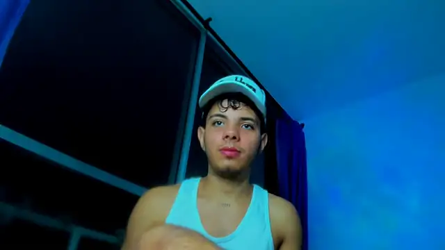 Snapshot of Alessandro_1610 chatting on October 18, 2025, 6:48 am Alessandro 1610 online show from October 18, 2025, 6:48 am