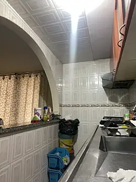 Carola-Ross online show from April 10, 2026, 4:58 pm