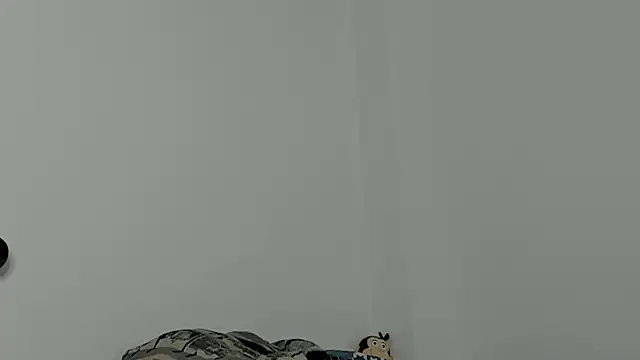 hugosan12 online show from February 25, 2025, 3:31 pm