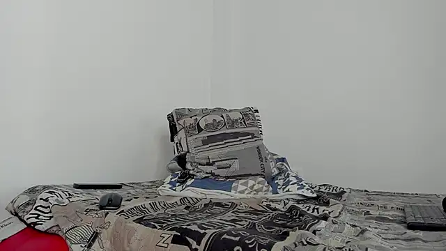 hugosan12 online show from March 18, 2025, 6:28 pm