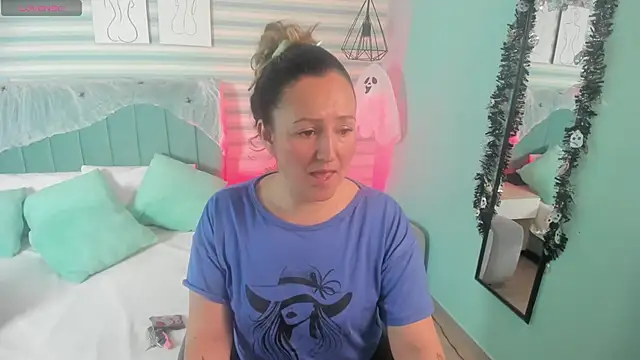 abby apple online show from October 29, 2025, 1:54 pm