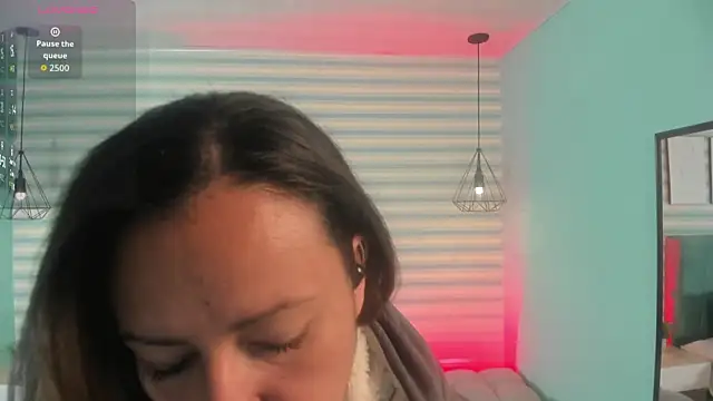 abby apple online show from October 7, 2025, 1:34 pm