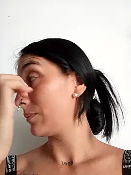 single mother indecent online show from October 8, 2025, 6:08 pm