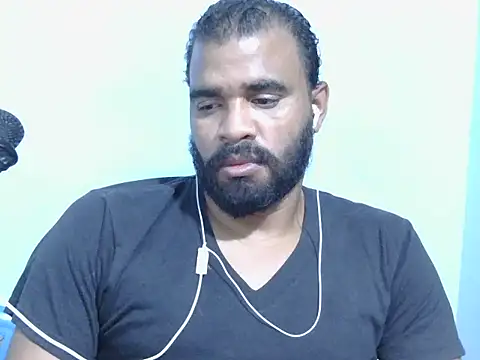 Snapshot of YOX22 chatting on May 3, 2026, 2:38 am YOX22 online show from May 3, 2026, 2:38 am