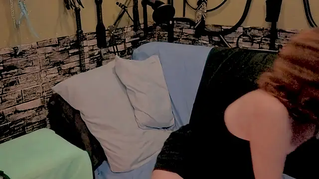 Snapshot of Scarlett_Switch chatting on October 10, 2025, 12:22 am Scarlett Switch online show from October 10, 2025, 12:22 am