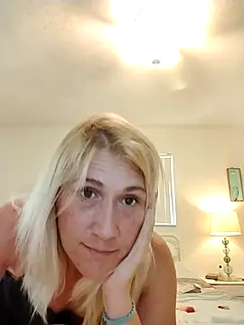 Snapshot of Skippydippy99 chatting on November 23, 2025, 6:51 pm Skippydippy99 online show from November 23, 2025, 6:51 pm