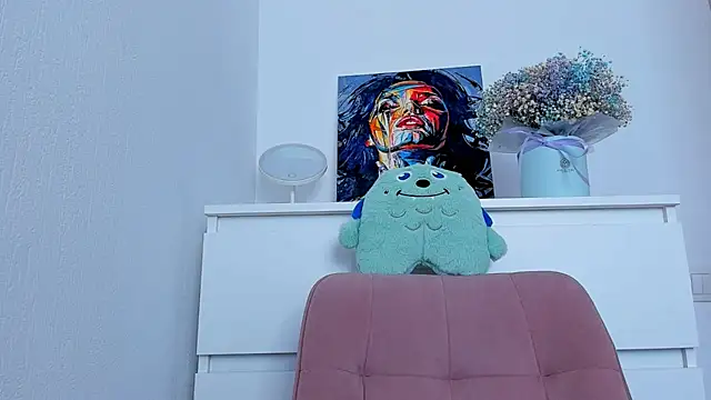 marilinaal online show from March 19, 2025, 10:11 am