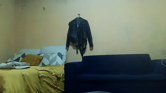 01applebottom online show from October 27, 2025, 2:29 pm