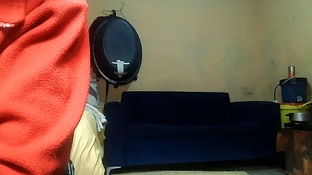 01applebottom online show from November 18, 2025, 7:33 am