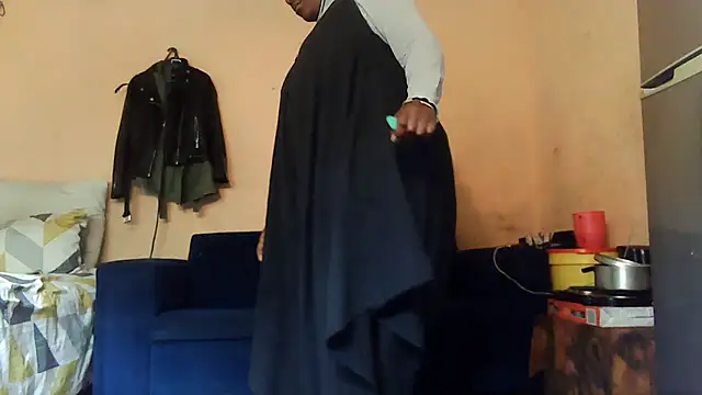 01applebottom online show from September 30, 2025, 1:17 pm