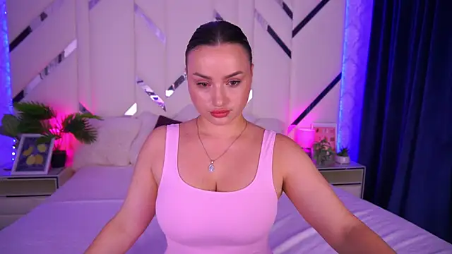 LindsieGreyy online show from October 5, 2025, 6:59 am