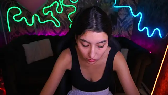 CharmMocco online show from February 17, 2025, 10:18 am