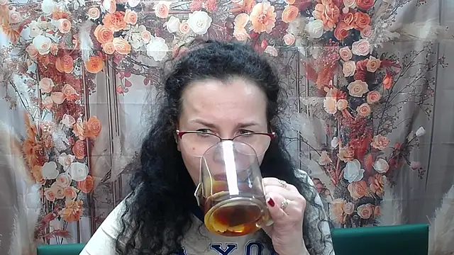 Miroslava Happi online show from May 22, 2026, 5:38 am