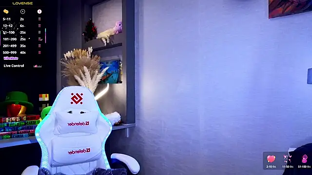 Hisoka akerley online show from September 12, 2025, 5:13 pm