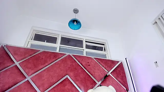 Lynda Bonnie online show from March 15, 2025, 9:16 pm