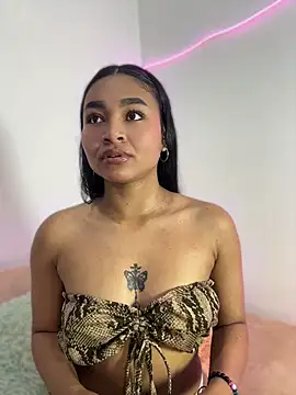 Snapshot of Lynda_Bonnie chatting on May 3, 2026, 2:31 pm Lynda Bonnie online show from May 3, 2026, 2:31 pm
