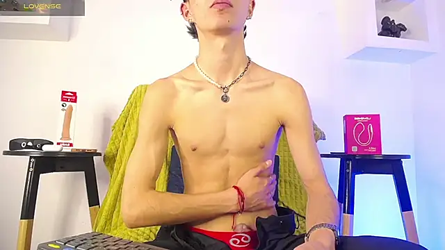 MaikyCooper online show from September 12, 2025, 8:41 pm