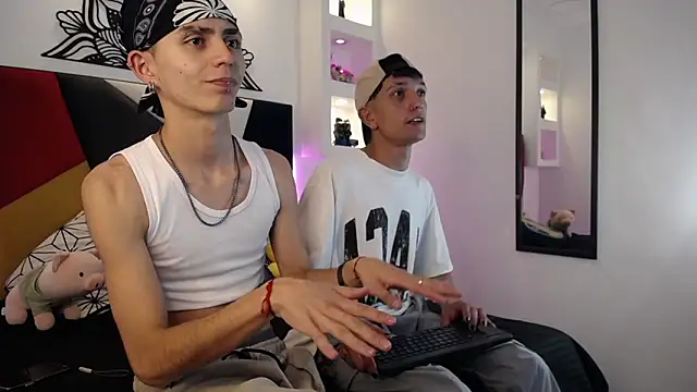 MaikyCooper online show from February 28, 2025, 5:15 am