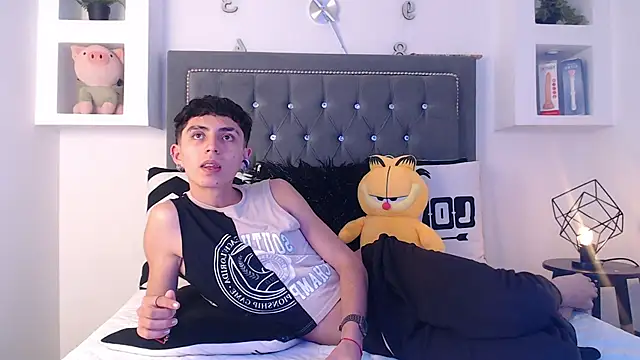 MaikyCooper online show from March 13, 2025, 9:43 am