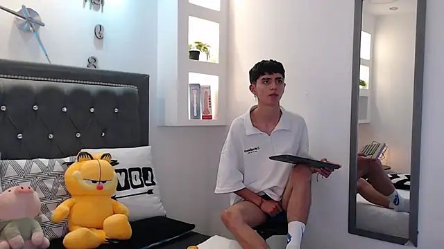 MaikyCooper online show from March 20, 2025, 4:07 am