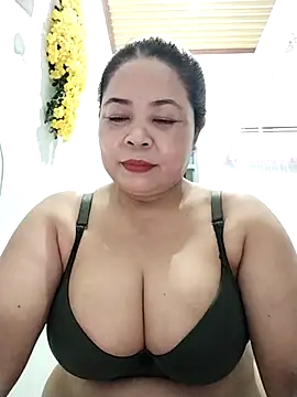 Baby-bigtits2024 online show from October 29, 2025, 12:37 pm
