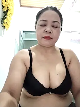 Baby-bigtits2024 online show from September 12, 2025, 9:58 pm