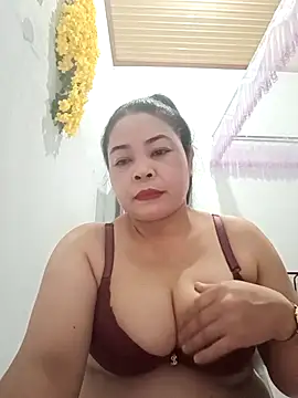 Baby-bigtits2024 online show from March 10, 2025, 12:49 pm