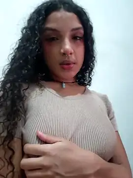 Snapshot of Majo_BigTits chatting on November 21, 2025, 1:32 pm Majo BigTits online show from November 21, 2025, 1:32 pm