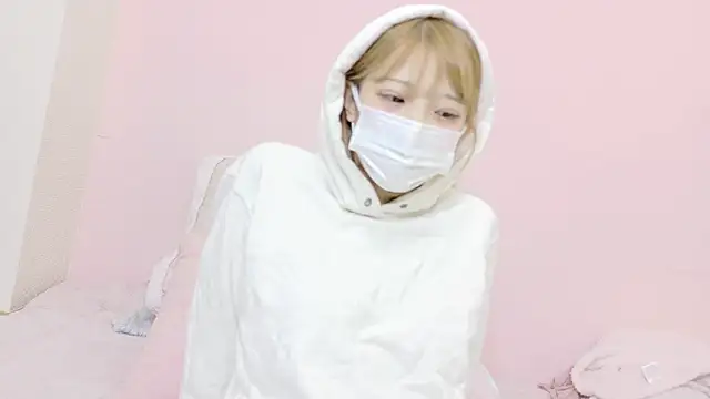 Snapshot of -nyanko- chatting on March 9, 2025, 11:47 am -nyanko- online show from March 9, 2025, 11:47 am