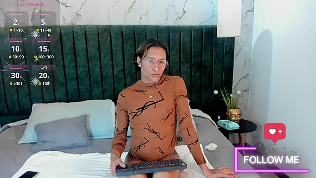 Georgina Palacios  online show from March 15, 2025, 4:02 am