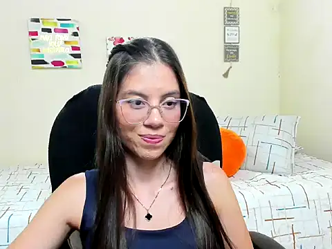 veronicamiller22 online show from September 15, 2025, 1:28 am