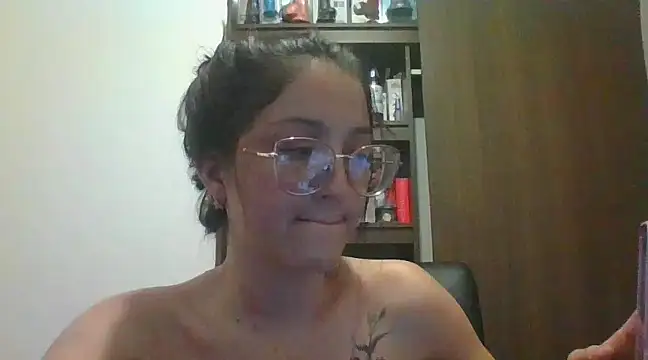 alexandrasmiths online show from February 11, 2025, 2:03 am