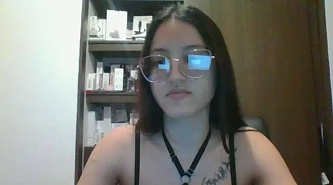 alexandrasmiths online show from February 13, 2025, 4:22 am