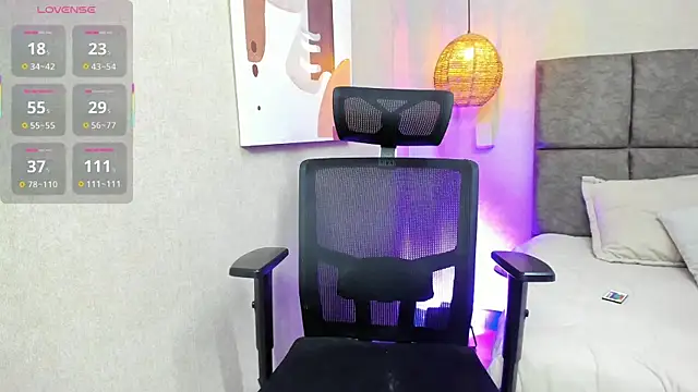 elizabeth 20 online show from October 7, 2025, 7:04 pm