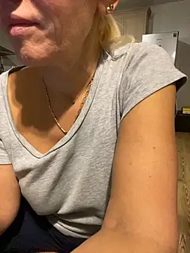 DeboraXporn online show from October 21, 2025, 9:47 pm