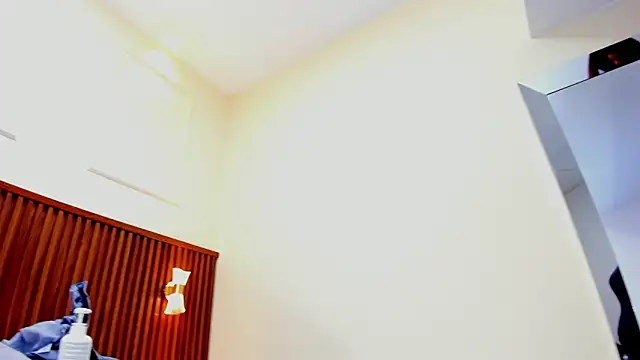 Snapshot of MELINAMARTINS chatting on March 20, 2025, 10:40 pm MELINAMARTINS online show from March 20, 2025, 10:40 pm