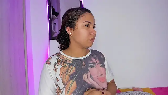 Snapshot of MELINAMARTINS chatting on May 8, 2026, 10:46 pm MELINAMARTINS online show from May 8, 2026, 10:46 pm