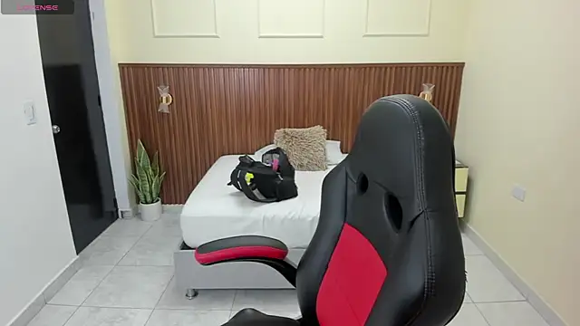 Snapshot of MELINAMARTINS chatting on November 25, 2025, 7:03 pm MELINAMARTINS online show from November 25, 2025, 7:03 pm