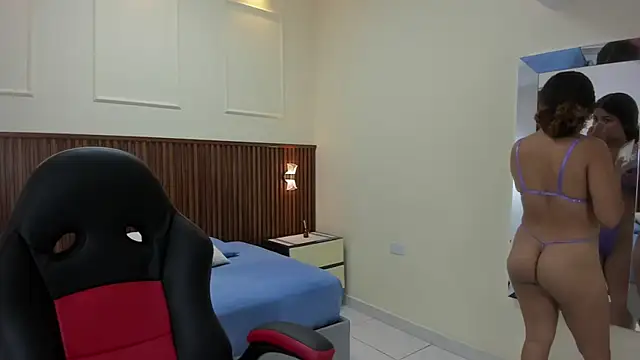 Snapshot of MELINAMARTINS chatting on September 12, 2025, 7:57 pm MELINAMARTINS online show from September 12, 2025, 7:57 pm