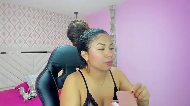 Snapshot of MELINAMARTINS chatting on October 30, 2025, 7:33 pm MELINAMARTINS online show from October 30, 2025, 7:33 pm