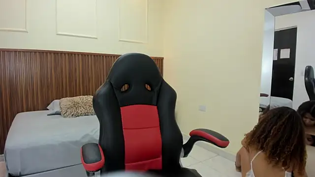 Snapshot of MELINAMARTINS chatting on October 2, 2025, 7:28 pm MELINAMARTINS online show from October 2, 2025, 7:28 pm