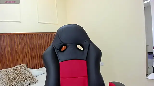 Snapshot of MELINAMARTINS chatting on November 20, 2025, 7:47 pm MELINAMARTINS online show from November 20, 2025, 7:47 pm