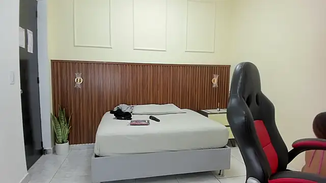 Snapshot of MELINAMARTINS chatting on September 23, 2025, 7:32 pm MELINAMARTINS online show from September 23, 2025, 7:32 pm