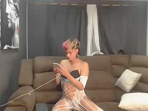 mchissexx online show from September 28, 2025, 4:08 am