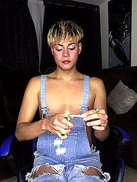 mchissexx online show from September 24, 2025, 11:10 pm