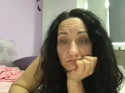 karllaa1234 online show from March 17, 2025, 7:13 am